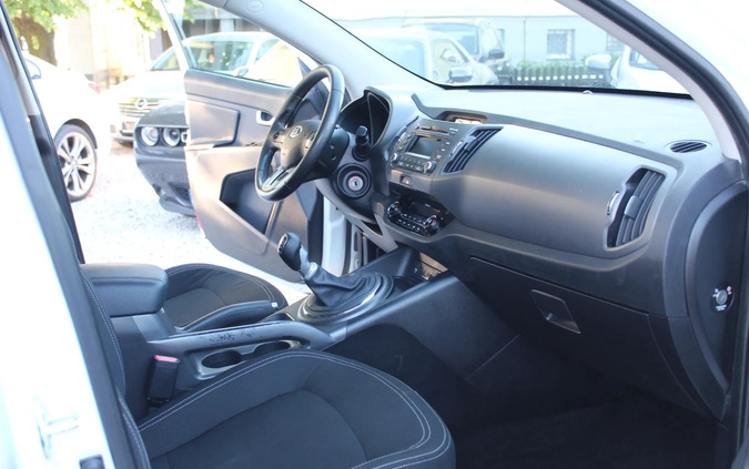 Kia Sportage cena 44800 przebieg: 159000, rok produkcji 2013 z Toruń małe 67
